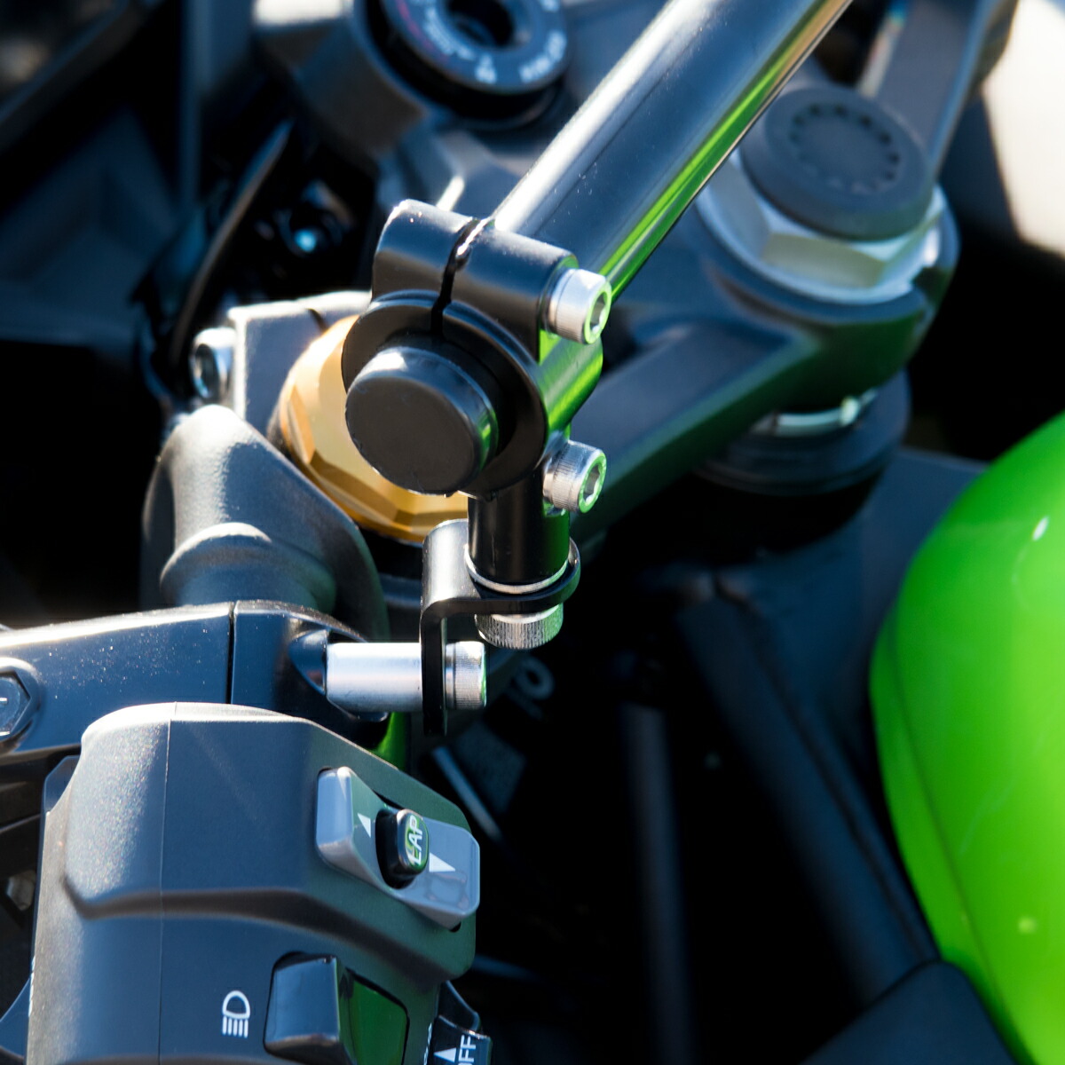 楽天市場】国産 1年保証付 送料無料 ZX4RR ZX4R 専用 マルチガジェット