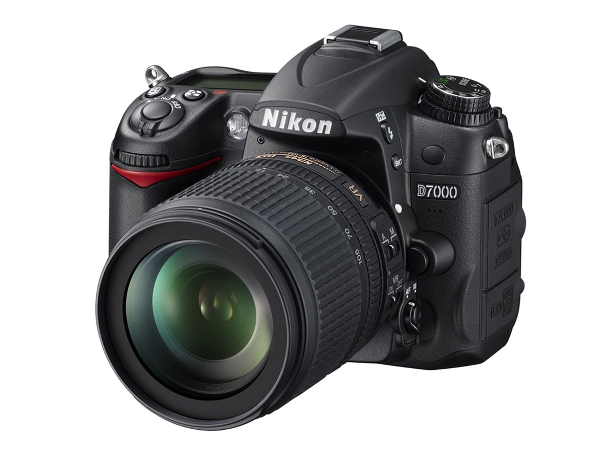 ニコン、ハイアマ向けデジタル一眼レフ「D7000」 - 価格.com