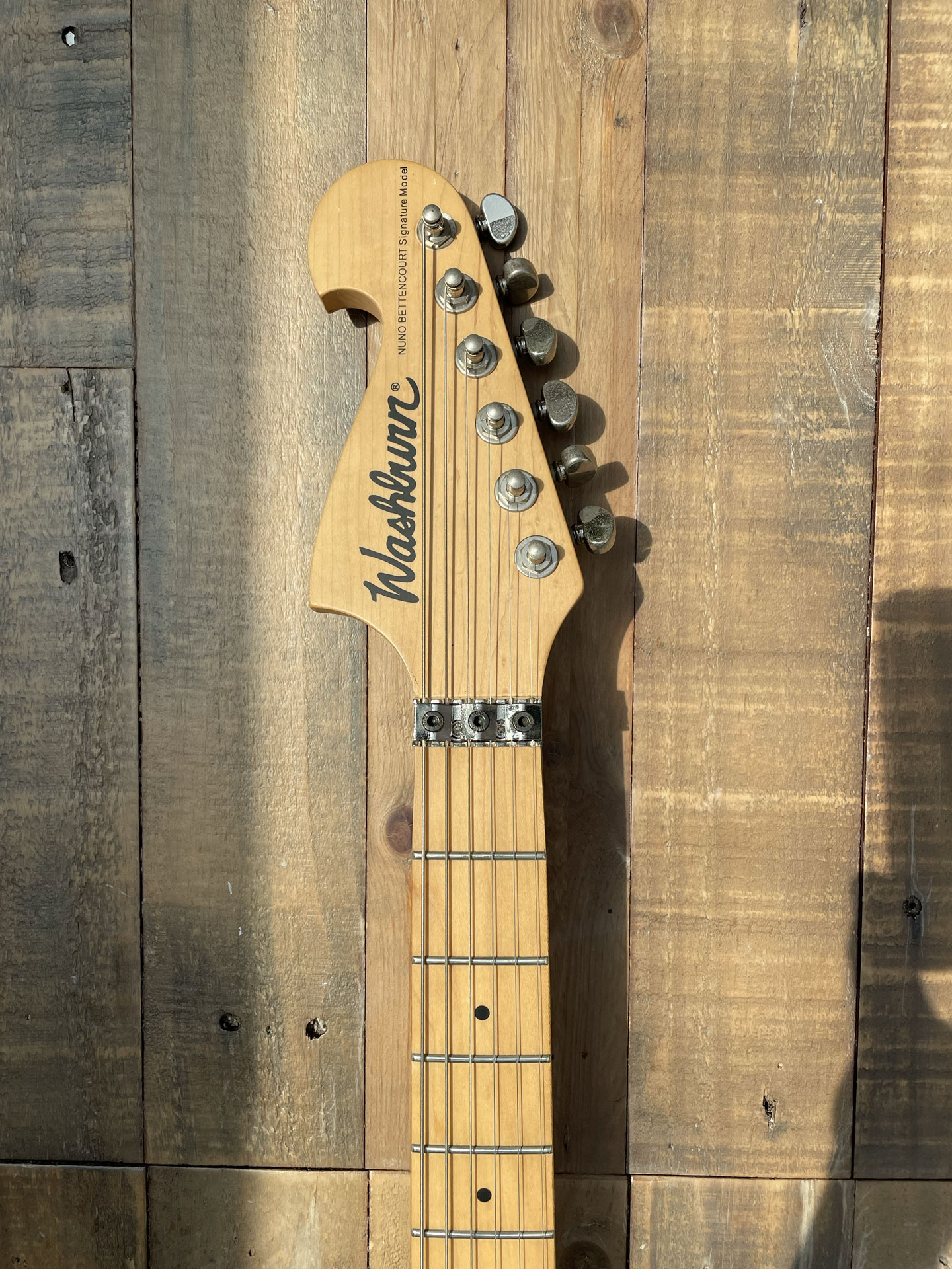 N61 - Washburn N61 - Audiofanzine