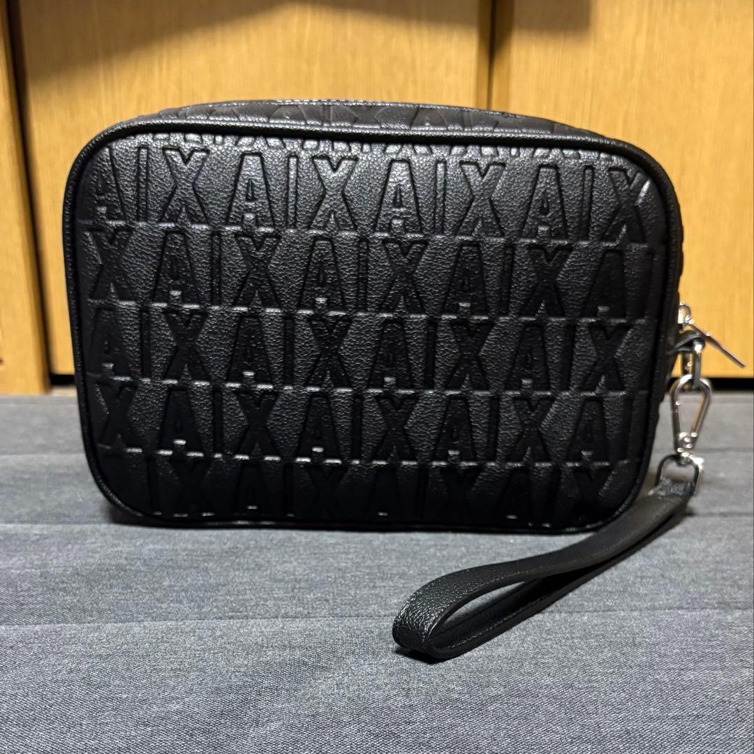 AIX ARMANI EXCHANGE ポーチバッグ Amazon.com: Armani Exchange Women's Wave Crossbody Bag, Black, One