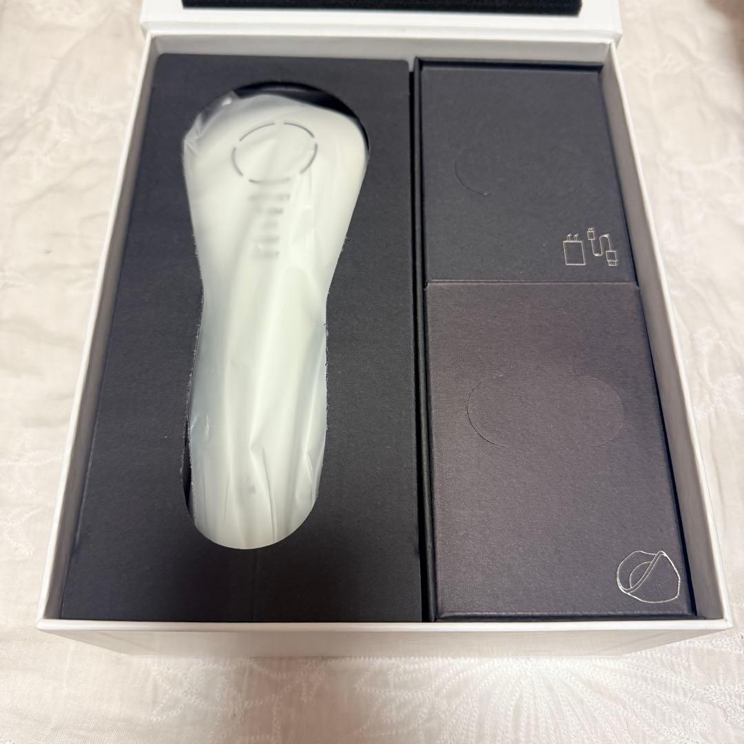 【新品未使用】INGRACE Pullquart 美顔器 ホワイト 期間限定10％OFF】INGRACE pullquart 音波美顔器 マットホワイト | G