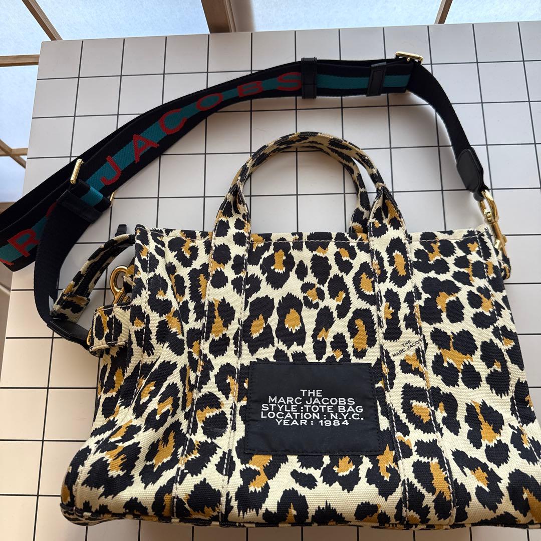 MARC JACOBS ヒョウ柄トートバッグ MARC JACOBS レオパード柄 トートバッグ入荷♪ | 北方店 | フィット