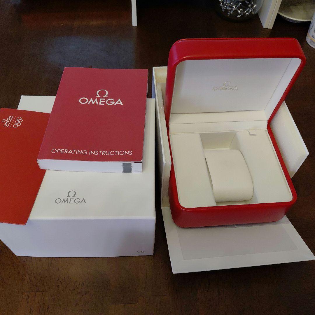 OMEGA 赤 レザーケース 取扱説明書付き OMEGA 赤 レザー ケース - メルカリ
