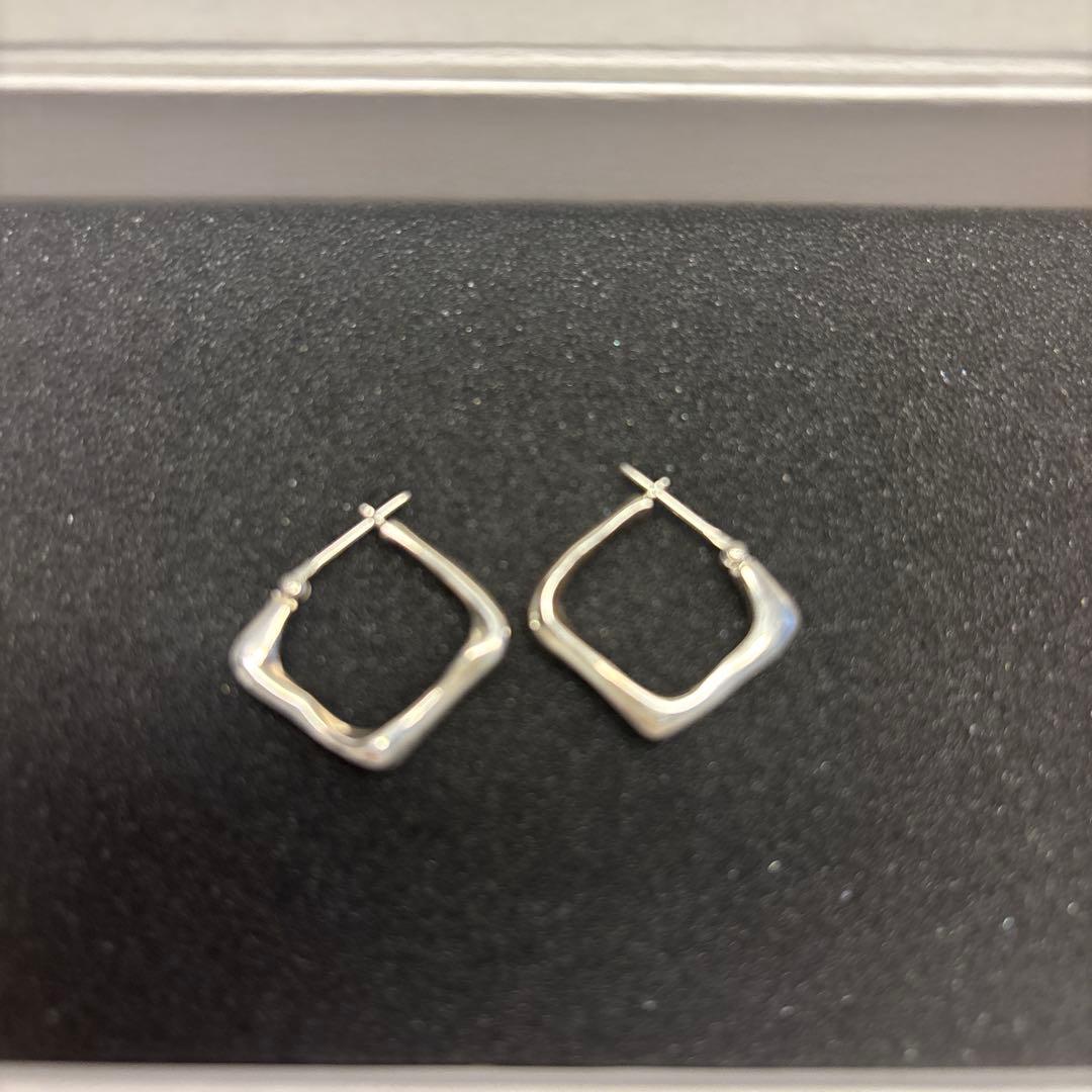 MAISON D'PULSE スクエアフープピアス Square series – MAISON D'PULSE