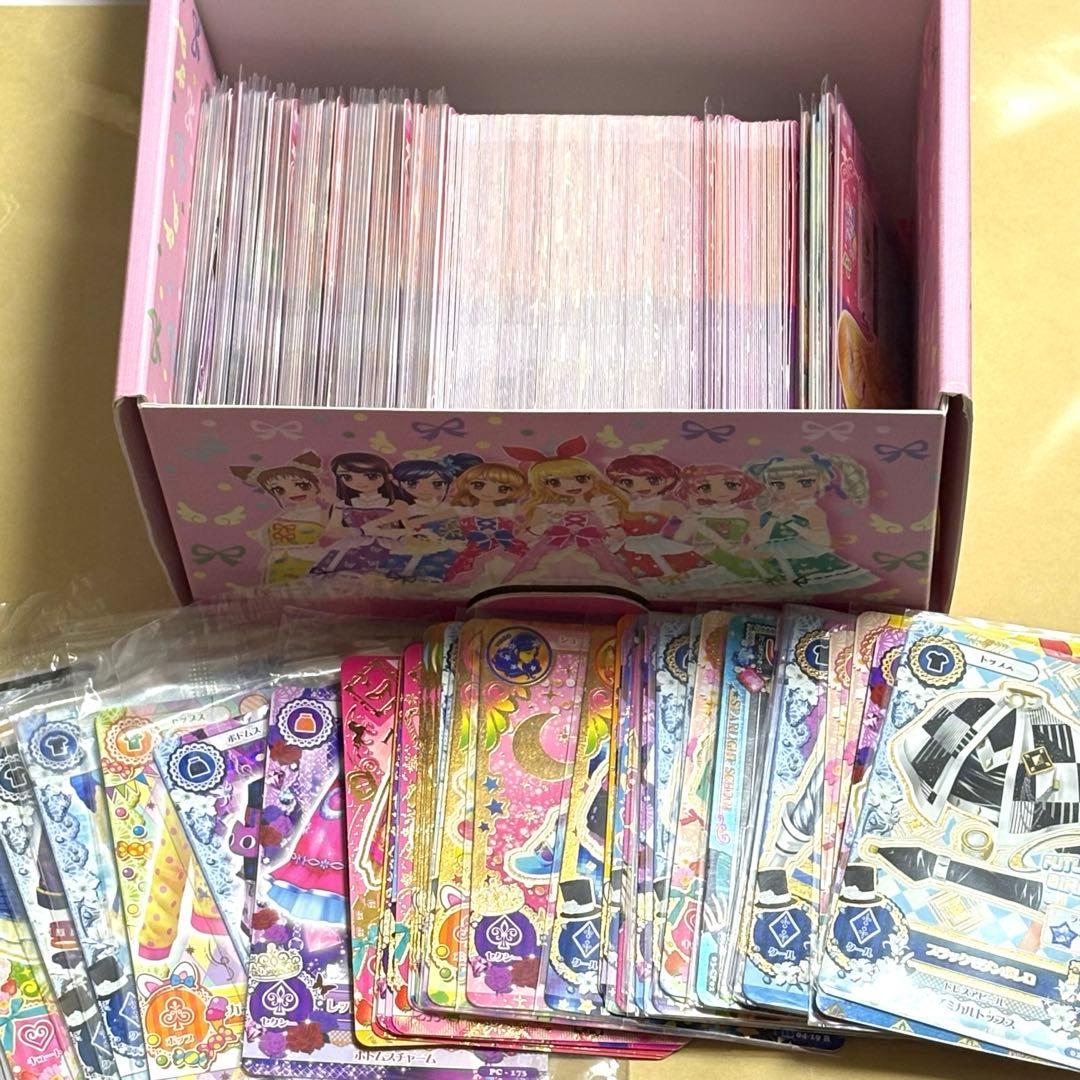 アイカツカード　約330枚　まとめ売り　カードボックス付 アイカツカード まとめ売り 330枚以上 学生証つき - メルカリ