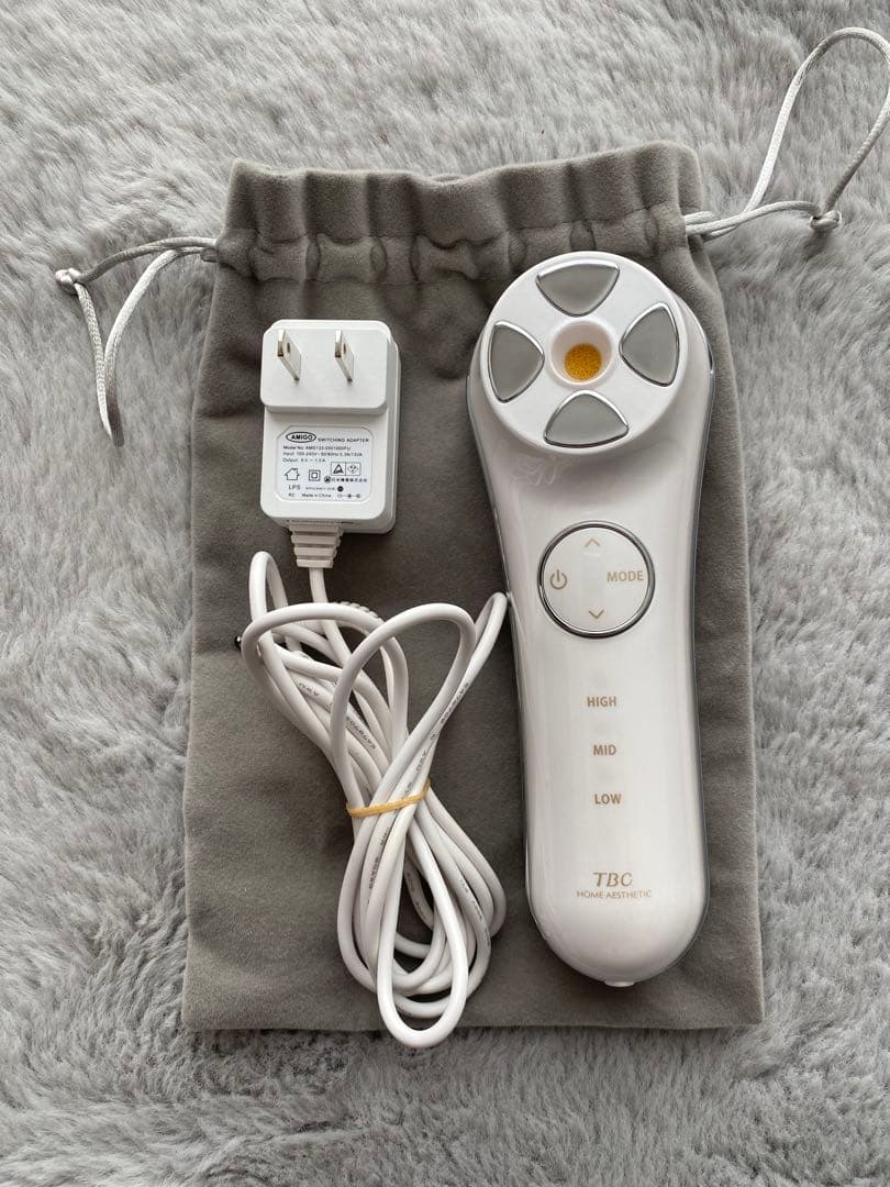 TBC 美顔器 ほぼ未使用 エステティックTBC 美顔器 ウォーターピーリング EMS 最新モデル アク