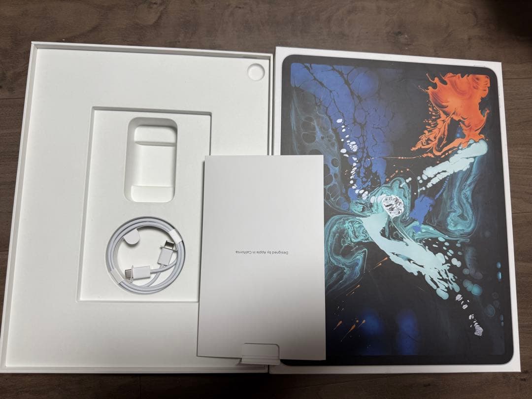 iPad pro 12.9インチ　第3世代　シルバー256gb iPad Pro 12.9インチ 第3世代 256GB シルバー MTFN2J／A Wi-Fi [256GB