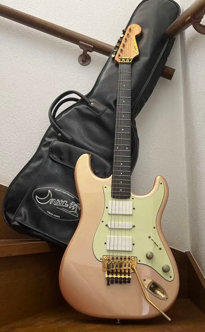 激レア Moon STRATCASTER Vintage 激レア Moon STRATCASTER 🌵 Vintage