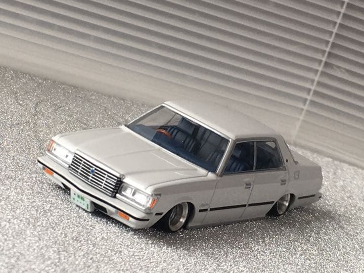 ミニカー　1/64 トミカ リミテッド　クラウン　改造 トミーテック トミカリミテッドヴィンテージ ネオ 1/64 TLV-N175a