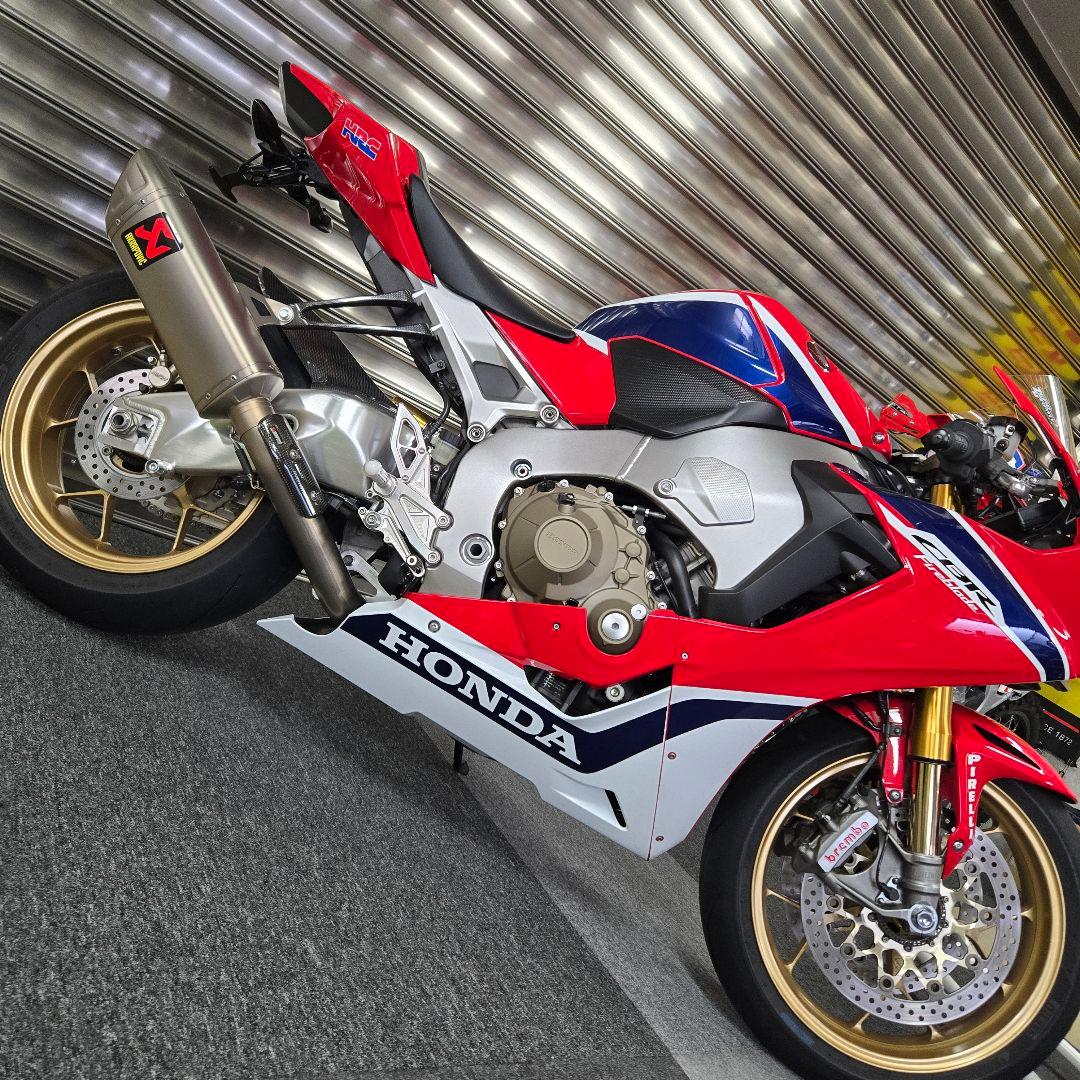 TSR フェンダーレスキット ブラック CBR 1000RR SC77 CBR1000RR(SC77)フェンダーレスキット ブラック – TSR ONLINE SHOP