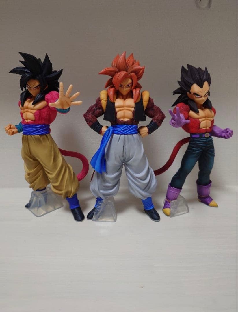 ドラゴンボール フィギュアセット 悟空 ゴジータ ベジータ ドラゴンボール超 ブロリー』に登場した悟空、ベジータ、ゴジータなど