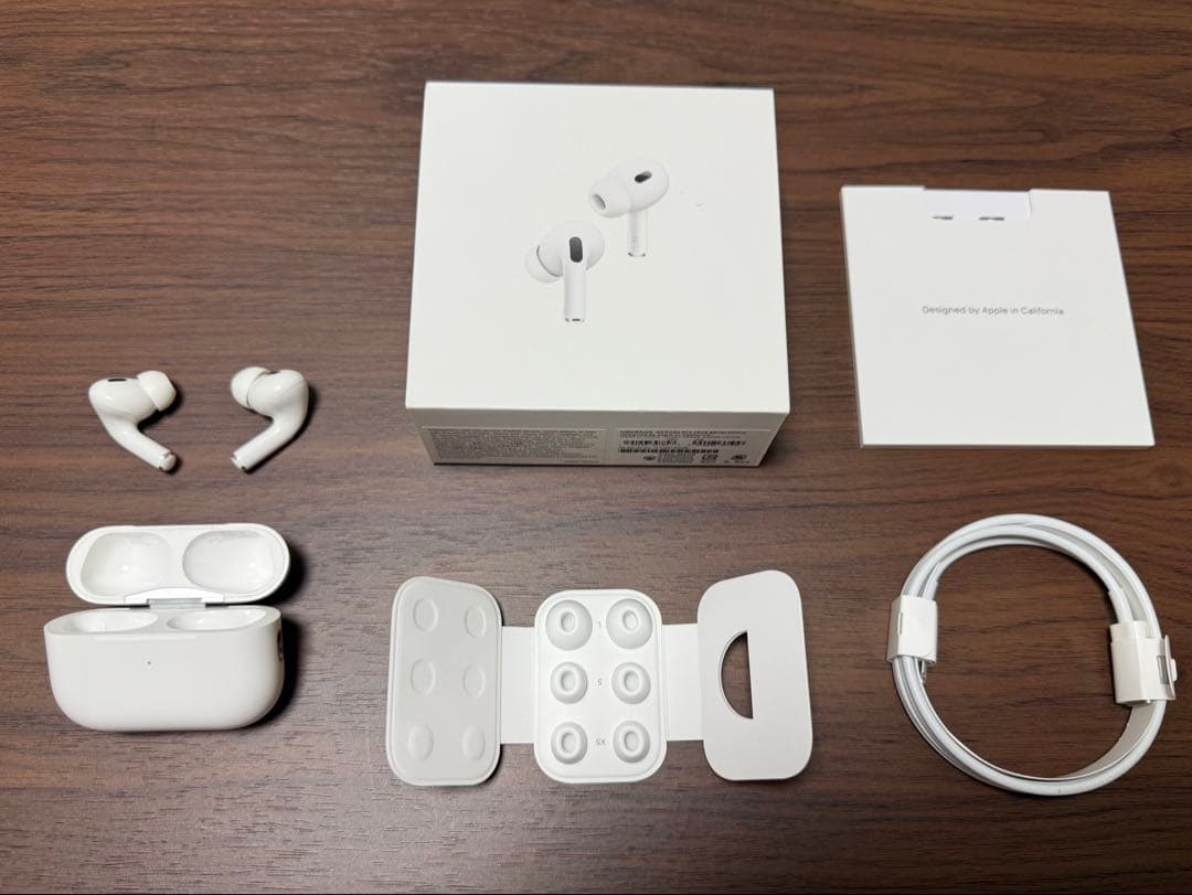 ゆ*う様 【正規品】AirPods Pro 第2世代　両イヤホン・ケース完備　訳 Apple 「訳あり品-外装箱傷あり」新品 AirPods Pro 第2世代 USB-C