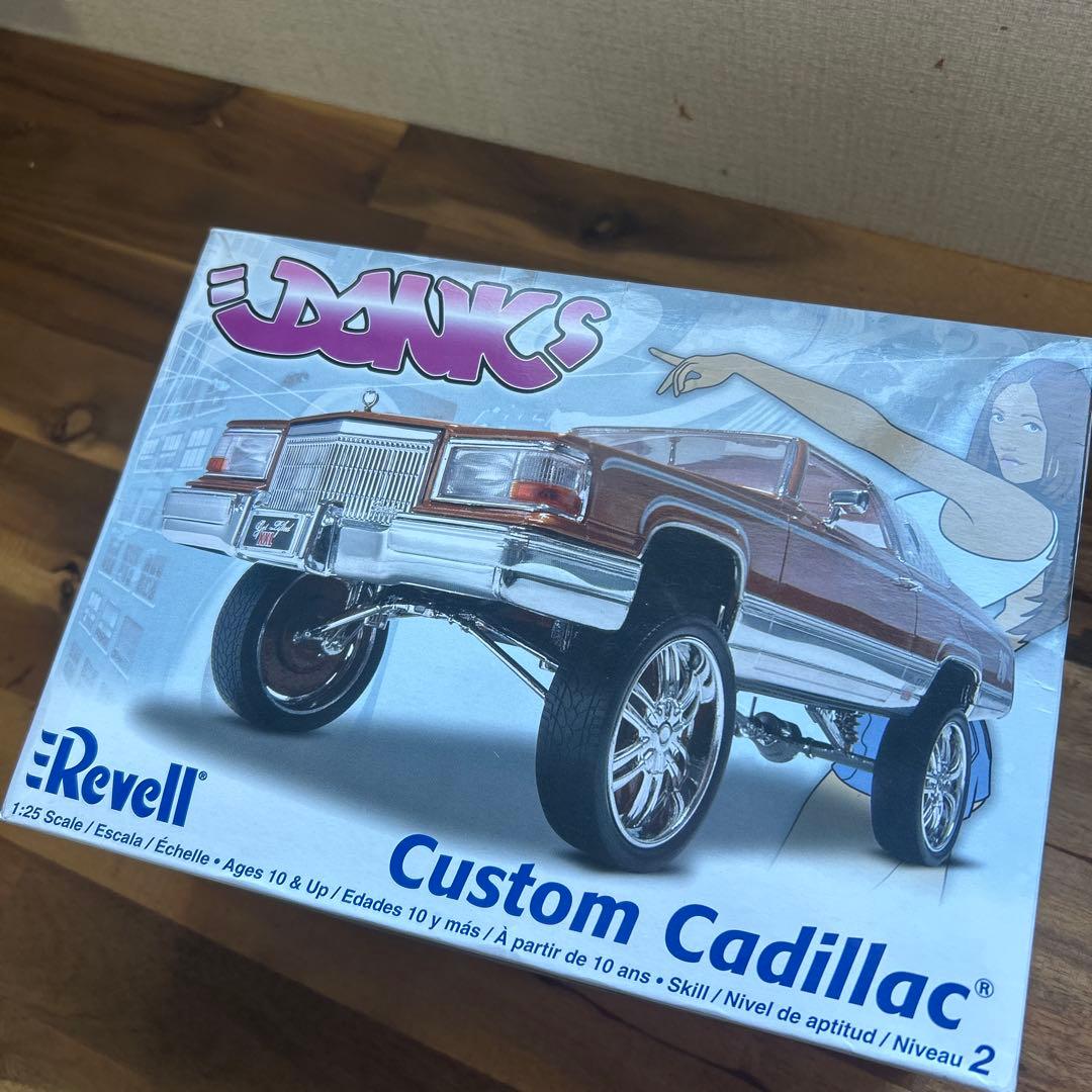 キャデラック　ローライダー　ドンク　DONK プラモデル レベル Amazon | アメリカレベル 1/25 カスタムキャデラックローライダー