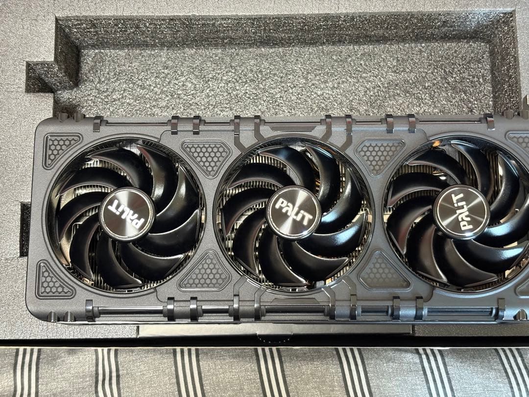 GEFORCE RTX5090 バルク品　ほぼ新品 定価割れ】RTX 5090が実質31.7万円で買えます【BTO用バルク品を大量