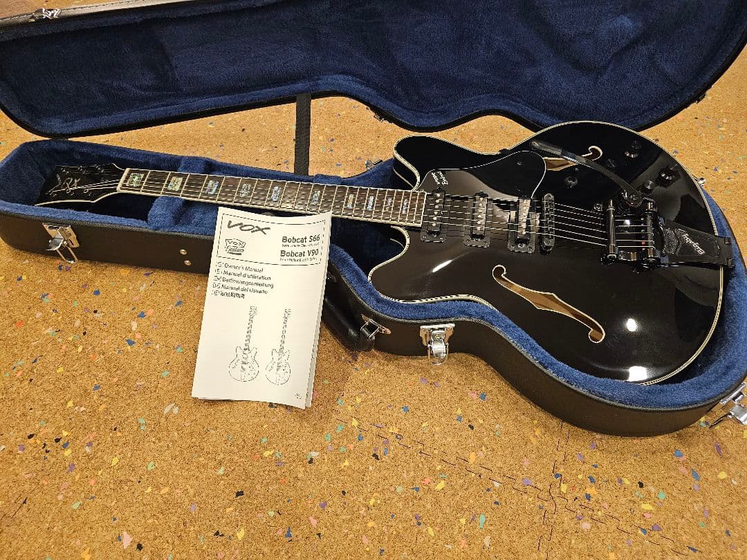 VOX Bobcat S66 with Bigsby ハードケース付き Bobcat S66 Bigsby - Vox Amps