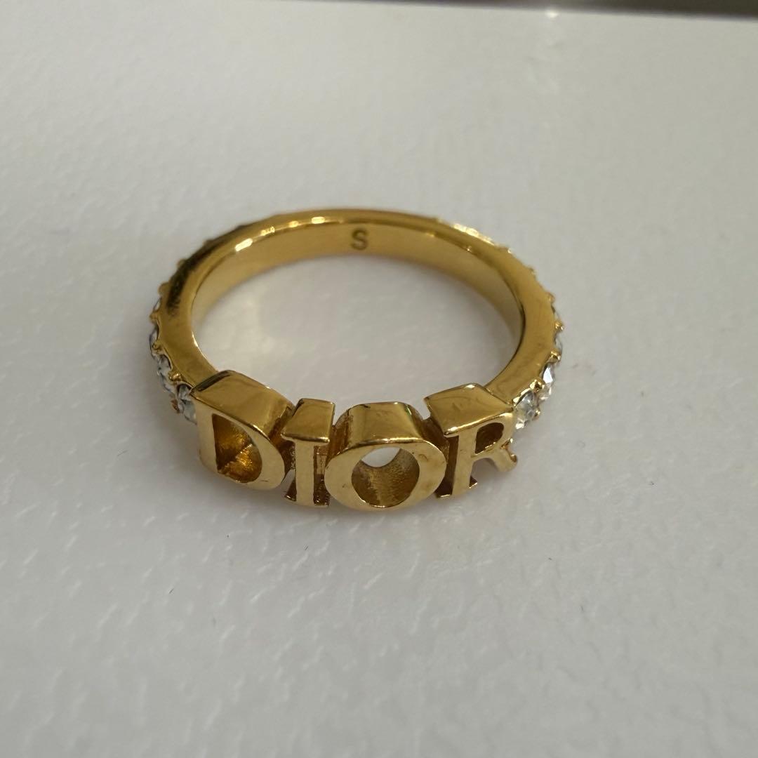 Dior evolution リング ゴールド Sサイズ Dio(r)evolution Ring Gold-Finish Metal and Sparkling Crystals | DIOR