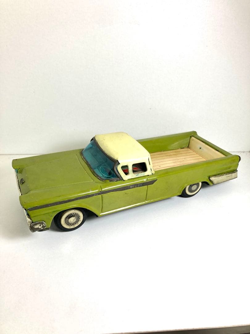 ヨネザワ玩具製　ブリキ自動車 1959フォードランチェロトラック ヨネザワ玩具製 ブリキ自動車 1959フォードランチェロトラック