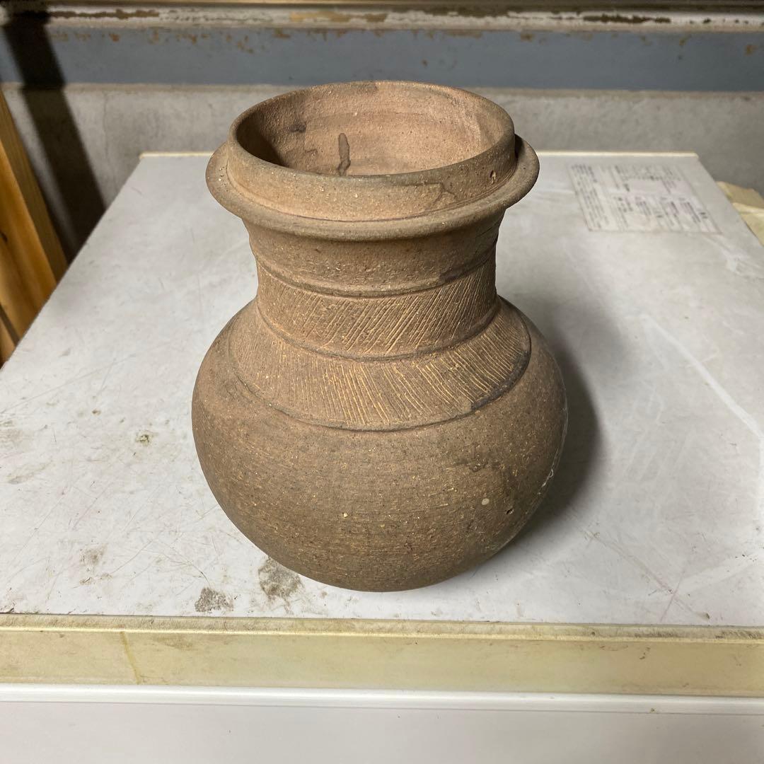 新羅の壺 中型 彫刻模様　花器　花瓶 新羅の壺 中型 彫刻模様 花器 花瓶 新羅の壺 中型 彫刻模様 花器 花瓶