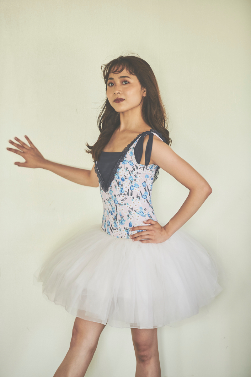 stina / type J juliet / little tulip pink